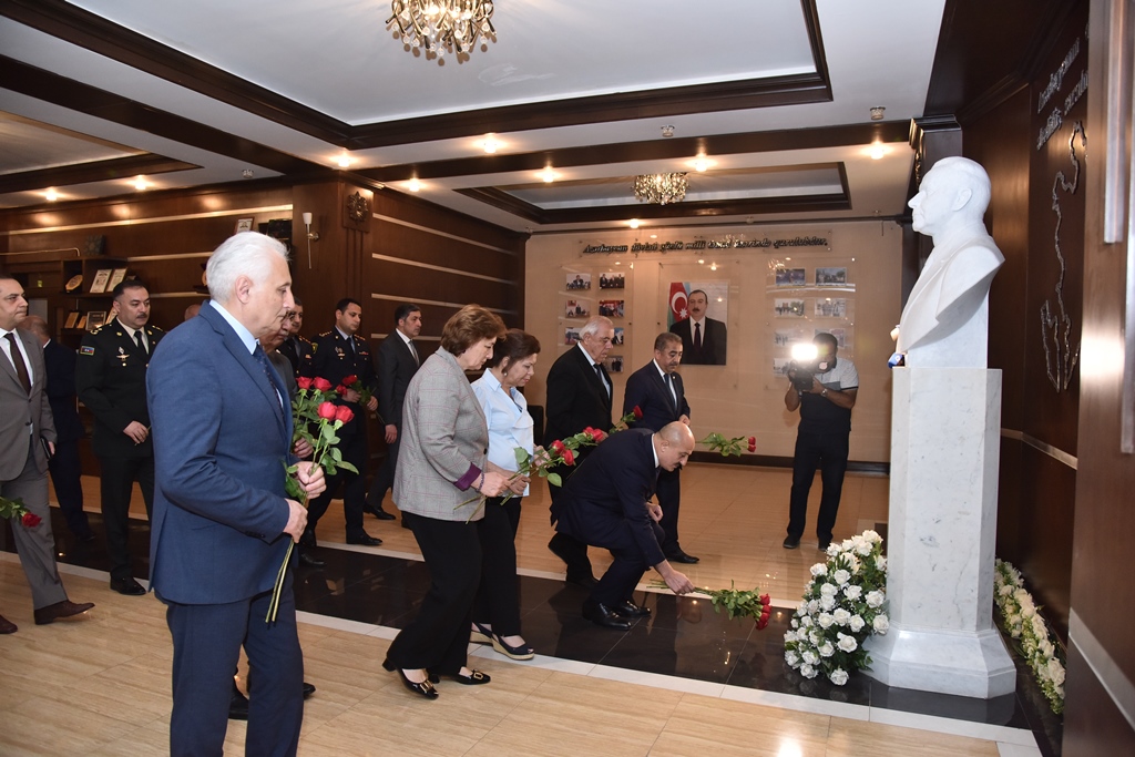 Nəsimi rayonunda 15 iyun &ndash; Milli Qurtuluş Gününə həsr olunmuş &ldquo;Müasir və müstəqil Azərbaycan Onun adı ilə bağlıdır&rdquo; adlı tədbir keçirilib - FOTOLAR